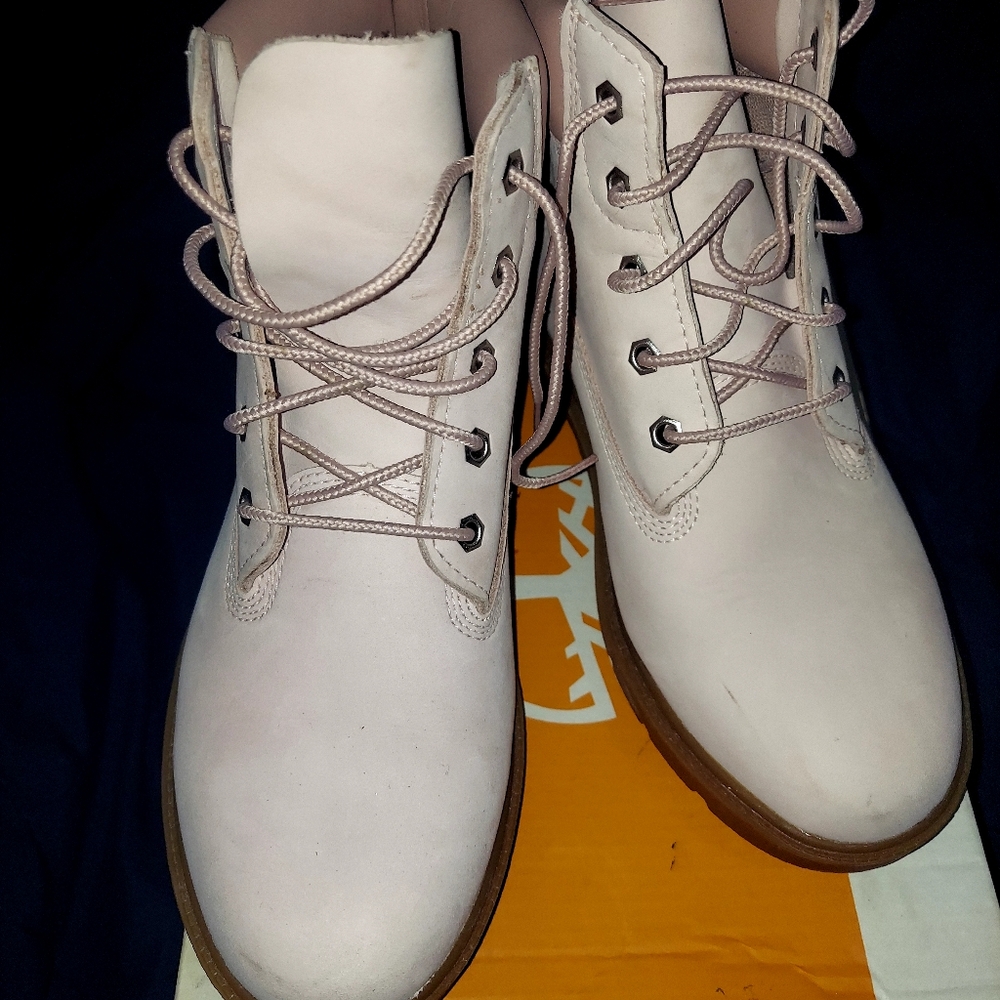 Timberland. Women's Pink Lace-Up Boots